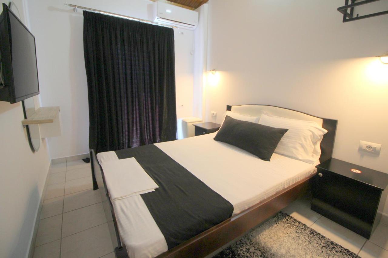 Jericho Rooms Sarandë Buitenkant foto